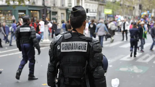 AVIS DE RECHERCHE : DISPARITION INQUIÉTANTE D'UNE ADOLESCENTE DE 17...