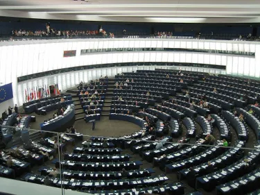 Parlement européen : chargeur identique pour les smartphones