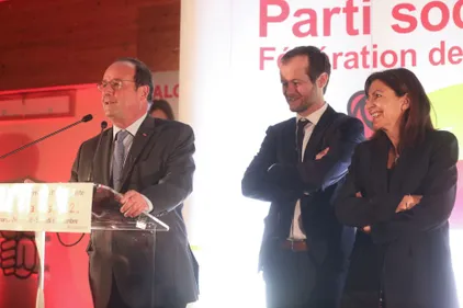 "Pour l'instant je ne suis pas candidat" François Hollande laisse...
