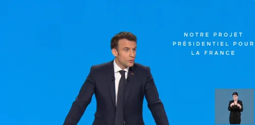Emmanuel Macron présente ses vœux au secteur de la santé