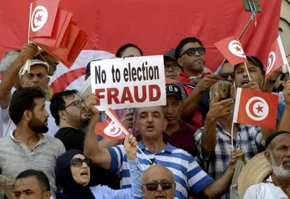 Les Tunisiens se prononcent sur la Constitution de la discorde