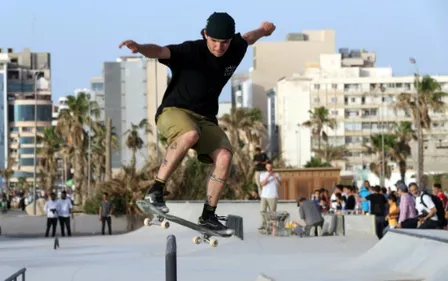 Le premier skatepark de Libye, un exutoire pour une jeunesse en mal...