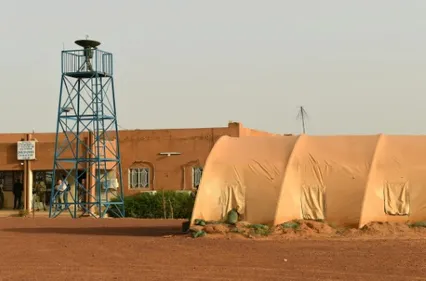 Sur une base nigérienne reculée, les légionnaires français se font...