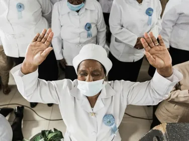 A Pâques, des Sud-Africains s'en remettent à Dieu après les...