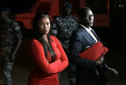 Adji Sarr, l'accusatrice qui secoue le Sénégal, ferme dans la...