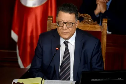 Tunisie: le Parlement examine une loi inédite pour punir toute...
