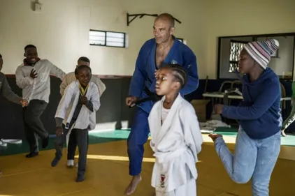En Afrique du Sud, le judo, sport de combat contre la xénophobie