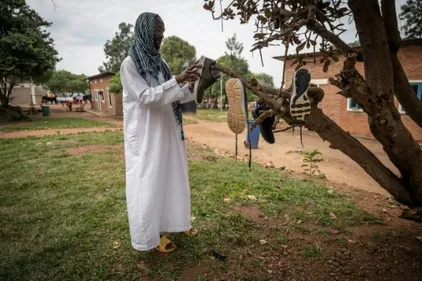 Entre espoir et frustration, l'avenir incertain de migrants...