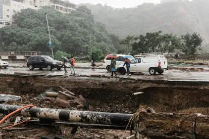 Afrique du Sud: 448 morts dans les inondations, des centaines de...
