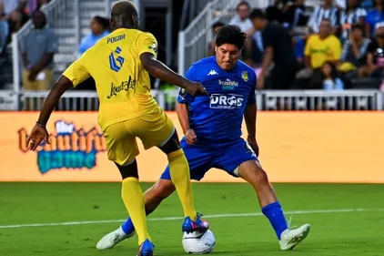 Guinée: Pogba accueilli par des milliers de fans avant un match...
