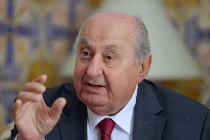 Tunisie: l'auteur de la Constitution désavoue le projet amendé par...