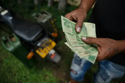 Hyperinflation affolante au Zimbabwe, les pauvres trinquent