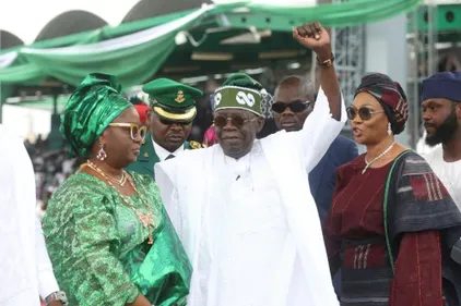 Nigeria: investi président, Bola Tinubu promet d'unir et sécuriser...