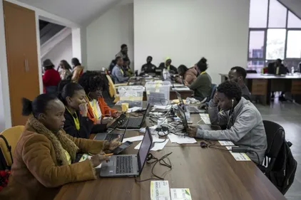 Présidentielle au Kenya: inquiétude face à la désinformation, le...