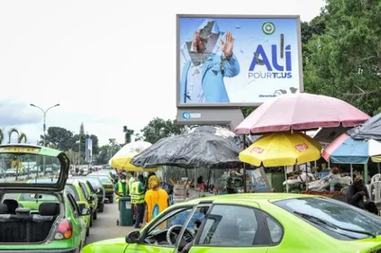 Au Gabon, le général Oligui promet des institutions "plus...