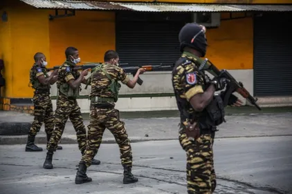 Foule en colère à Madagascar: les gendarmes confirment avoir tué 19...