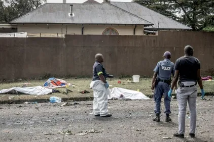 Explosion d'un camion-citerne près de Johannesburg: 15 morts, selon...