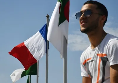 Macron prône un "partenariat renouvelé" pour l'"histoire d'amour...