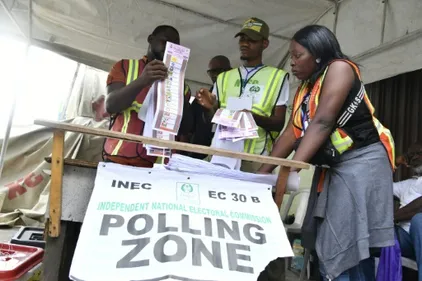 Nigeria : le parti au pouvoir conserve Lagos après des élections...