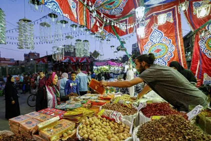 En Egypte, les bons samaritains du ramadan obligés de se serrer la...