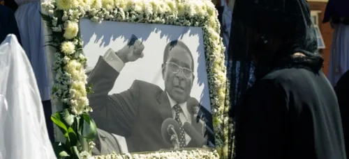 Zimbabwe: l'ex-président Mugabe a laissé 10 millions de dollars et...