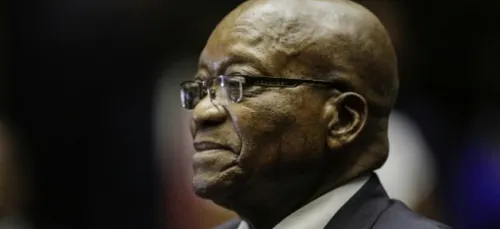 Sous le coup d'un mandat d'arrêt, l'ex-président sud-africain Zuma...