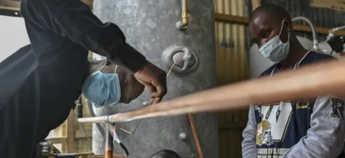 Covid: effrayé par un scénario indien, le Kenya en pleine course à...