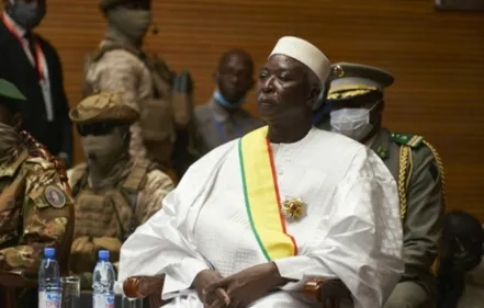 Nouvelle crise au Mali: les militaires arrêtent le président et le...