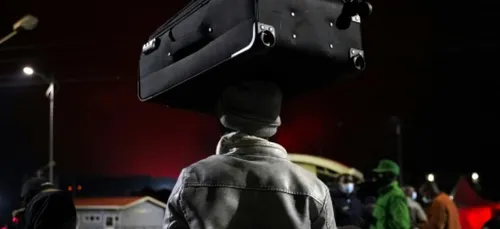 Fuir le volcan Nyiragongo: effrayés, de nombreux Congolais...