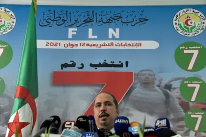 Algérie: le FLN au pouvoir proclamé vainqueur des législatives