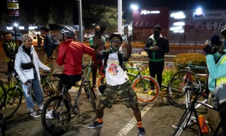 A Soweto, les "Bandits à vélo" reprennent le township