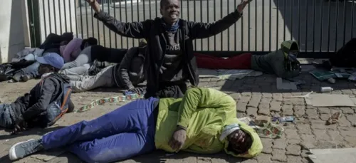 Afrique du Sud: 45 morts, dans des violences et des bousculades,...