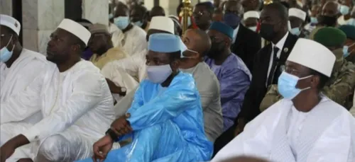 L'homme fort du Mali échappe à une tentative d'assassinat à l'arme...