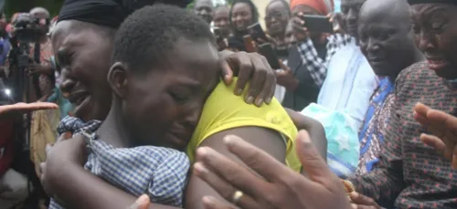 Enfants kidnappés au Nigeria: "Ma fille entend encore les coups de...