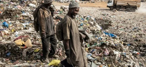 L'avenir en pointillé des "récupérateurs" de la décharge de Dakar