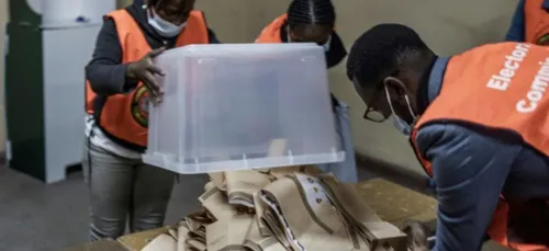 Présidentielle en Zambie: décompte des votes, armée renforcée