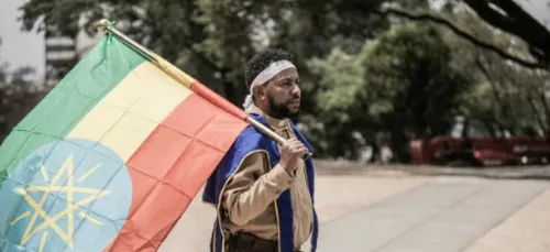 "Je suis un soldat de l'Ethiopie": des Ethiopiens rejoignent...
