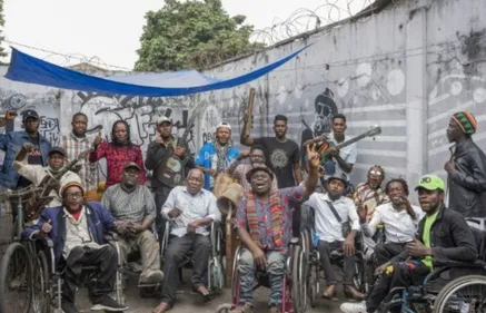 Le Staff Benda Bilili se cherche une nouvelle vie et solde l'ancienne