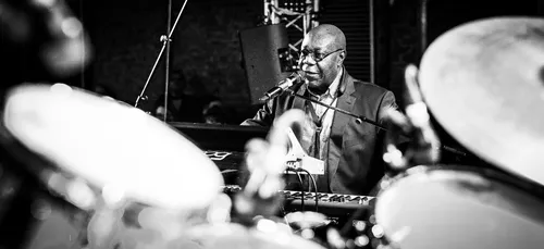 Hommage Manu Dibango : "c'était un professionnel rigoureux et...