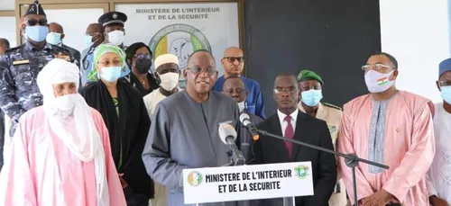 Des ministres nigériens et ivoiriens font un "exorcisme" après des...