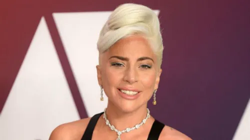 Lady Gaga mélange rock et magie de Noël avec ce nouveau single