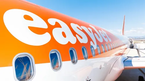 L'avion est trop lourd pour décoller, des passagers sont payés pour...
