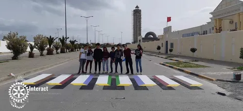 Tunisie: des étudiants peignent un passage piéton en 3D, l'effet...