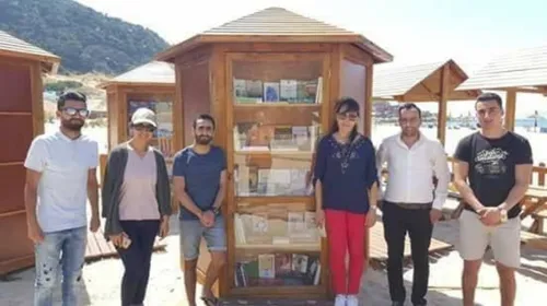 (Photos) A Tanger, des bibliothèques de plage en libre-service