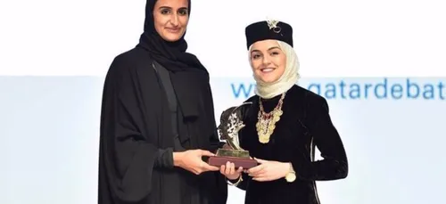 Une tunisienne remporte le prix de la meilleure Oratrice au...