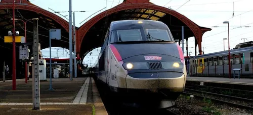 SNCF : "Les retours de vacances seront assurés" affirme Clément Beaune