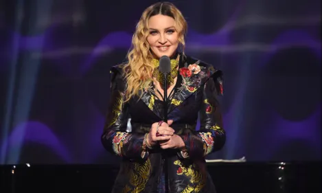 Madonna chante son amour du Champagne Rosé