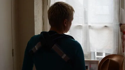 En prison pour avoir tabassé la femme qui avait forcé sa fille à...