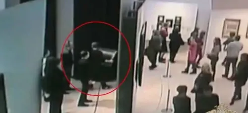 Russie : Il vole un tableau dans un musée de Moscou en plein jour...