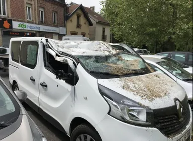 Il prend la fuite après un spectaculaire accident